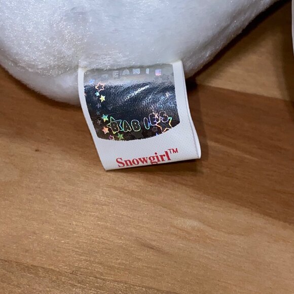 Ty "Snowgirl" Jingle Beanies Collectible Plush Snowman Toy - Picture 8 of 9